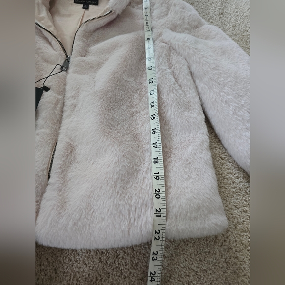 New With Tags Banana Republic Womens Small Blush Pink Soft Faux Fur Coat - Picture 7 of 10